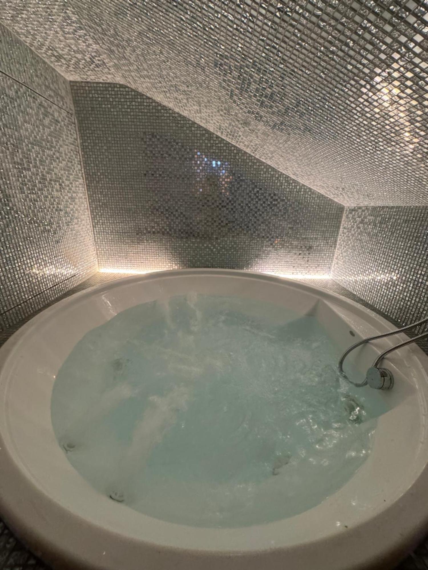 Isola Suites Milan Luaran gambar